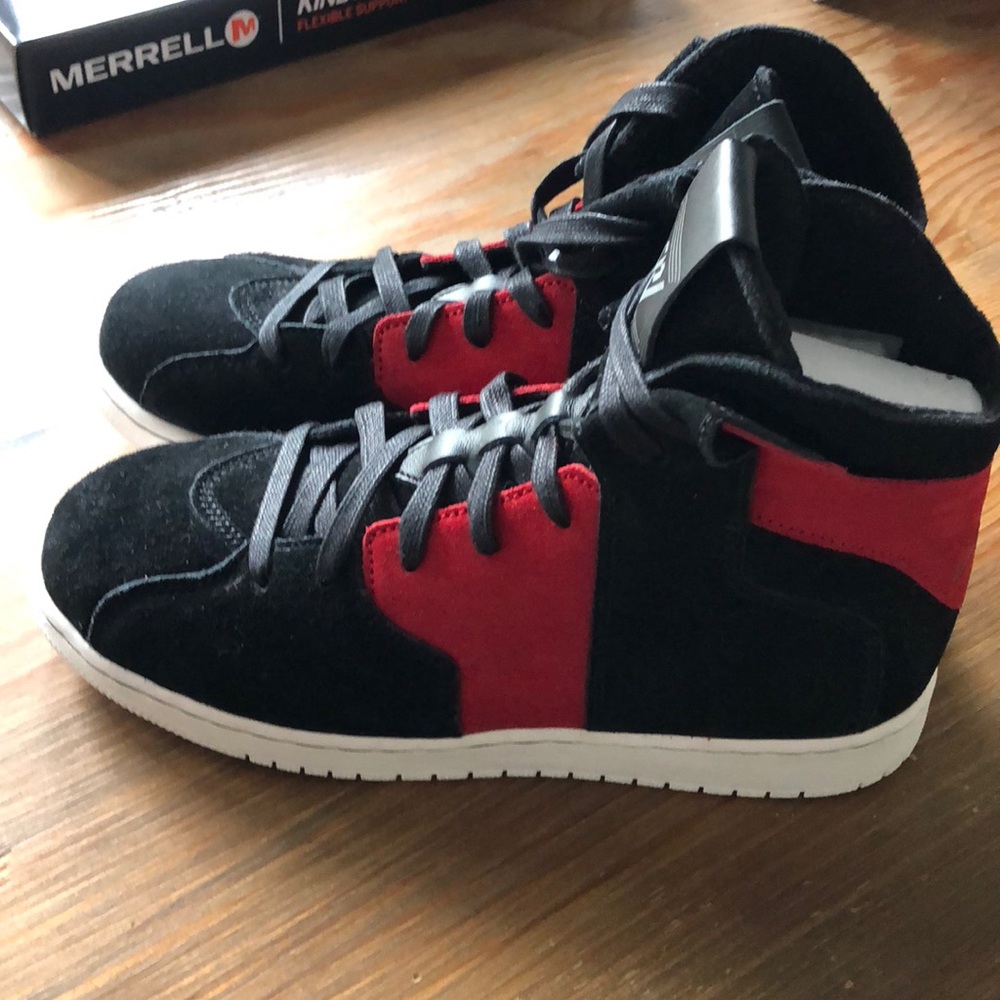Nike Jordan Westbrook suede sneakers 6Y or 7.5 New